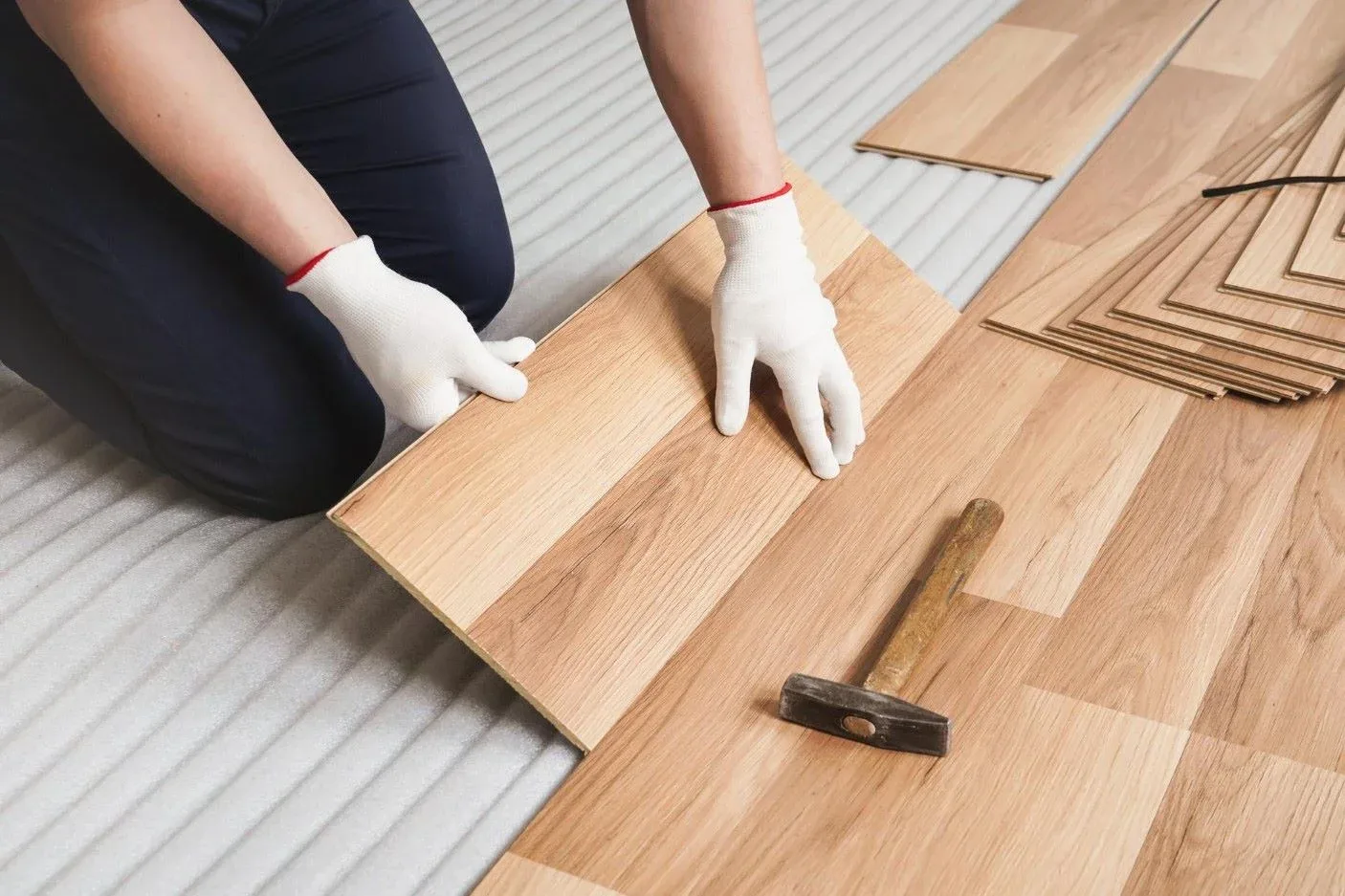 Verlegung von Laminat in Holzoptik
